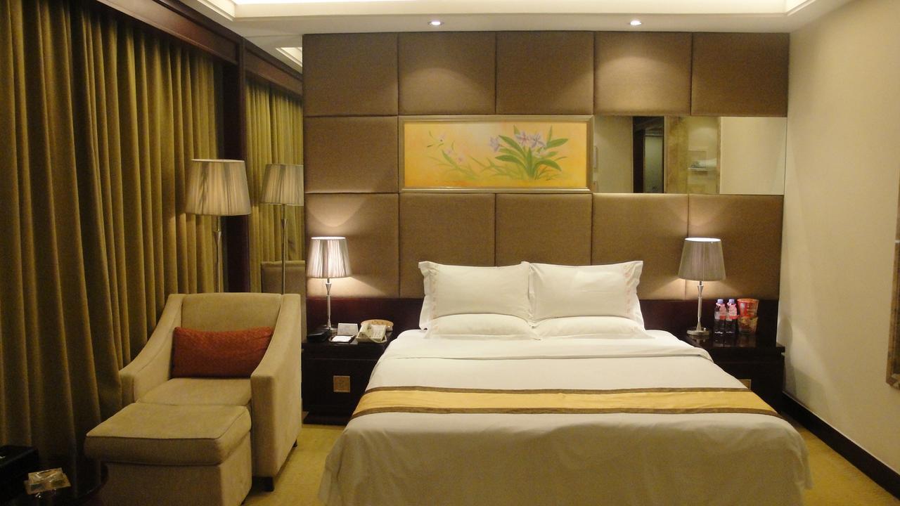 Harbour Metropolis Hotel Foshan Exterior photo