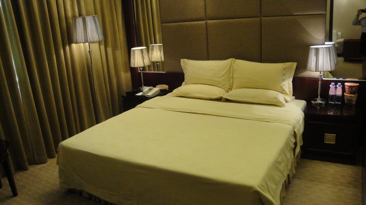 Harbour Metropolis Hotel Foshan Exterior photo