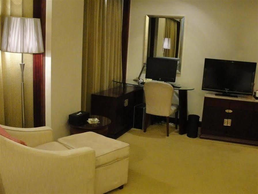 Harbour Metropolis Hotel Foshan Exterior photo