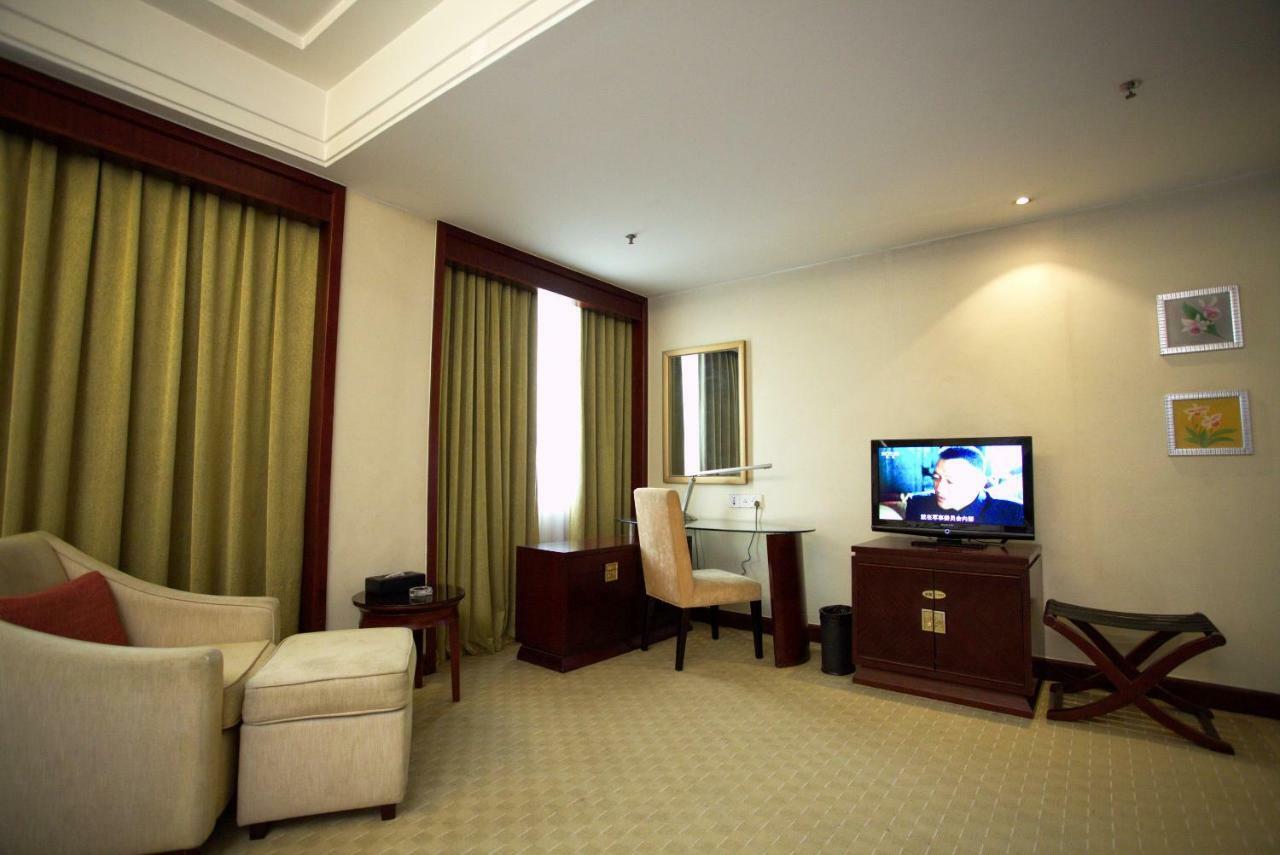 Harbour Metropolis Hotel Foshan Exterior photo