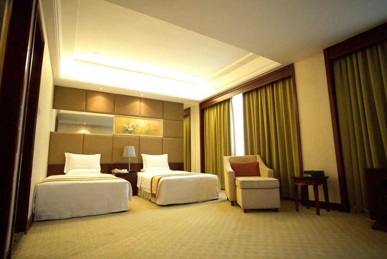Harbour Metropolis Hotel Foshan Exterior photo