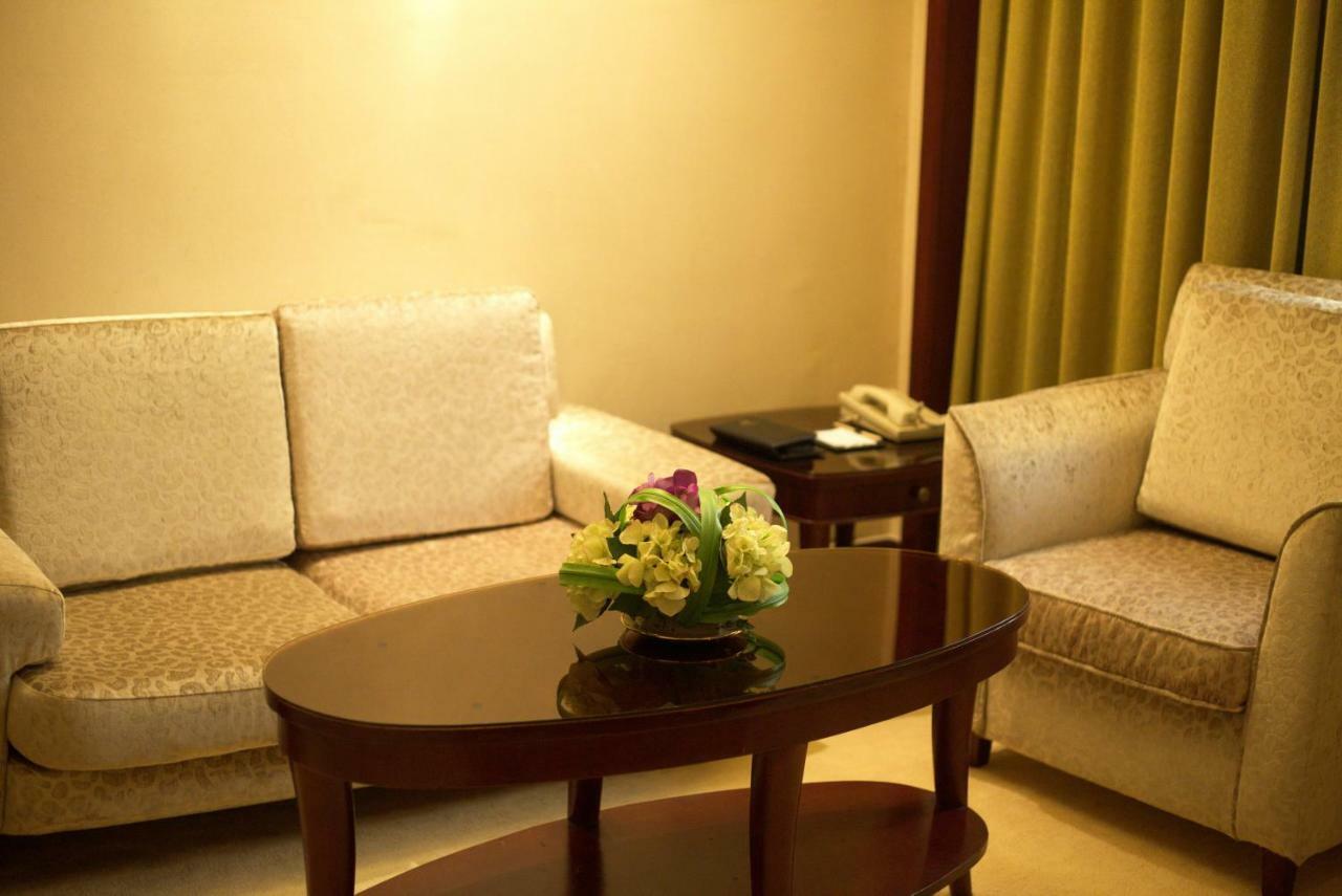 Harbour Metropolis Hotel Foshan Exterior photo